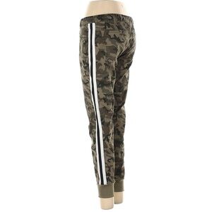 NWT ASHLEY MASON Camo Joggers